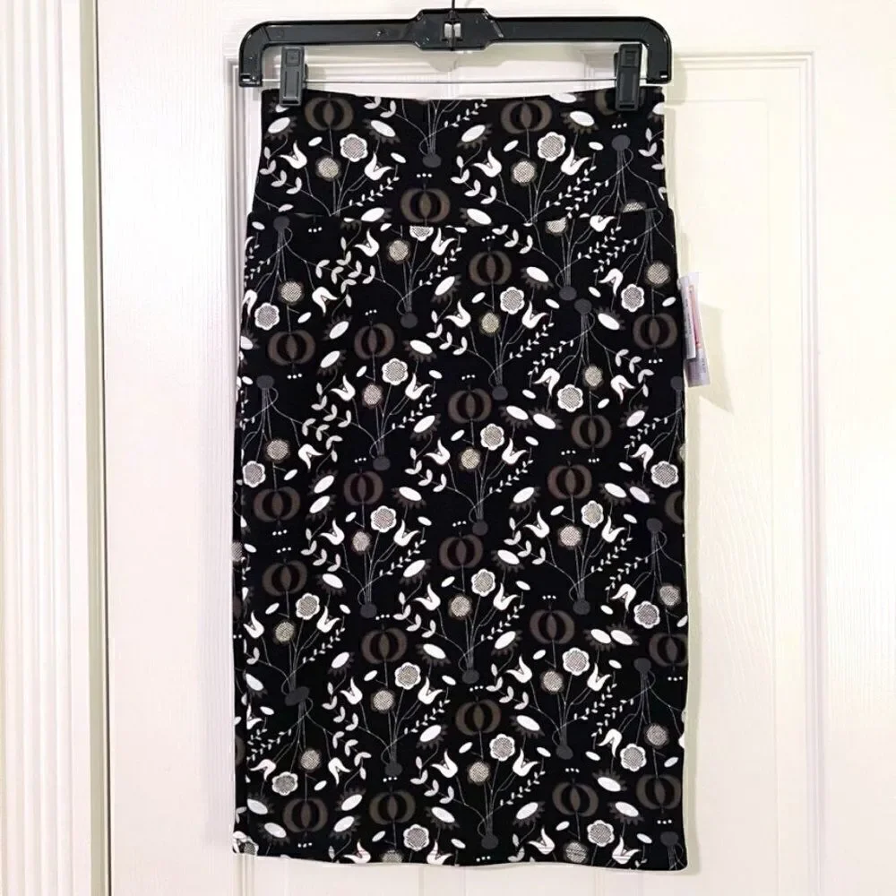 NWT LuLaRoe Cassie Black Tan White Floral Pattern Pencil Skirt Size XS
